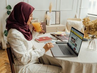 cara berbagi kebaikan saat bulan ramadan lewat donasi online hingga kajian secara daring pakai koneksi internet cepat dari internet provider IndiHome