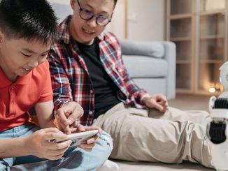 Membuat film dokumenter pendek bersama anak saat hari libur sejak penentuan topik hingga proses editing dan upload di media sosial