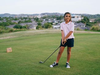Kapan mulai latihan golf dan berapa biayanya? Mulailah sejak usia 6-8 tahun dengan kuasai teknis dasar dan rutin latihan