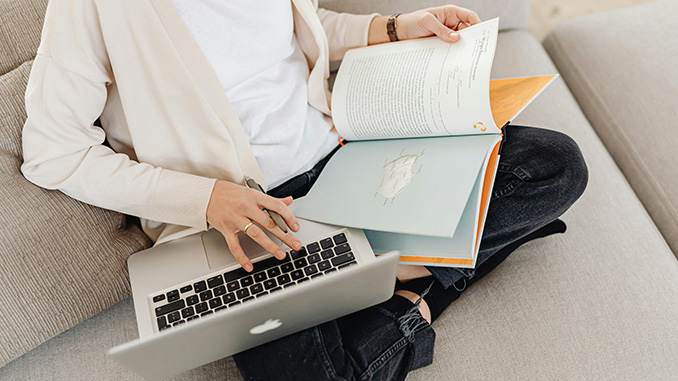 Cara membuat review buku yang menarik tanpa spoiler dengan ulasan yang jelas, sistematis,bahasa mudah dipahami, dan tidak spoiler