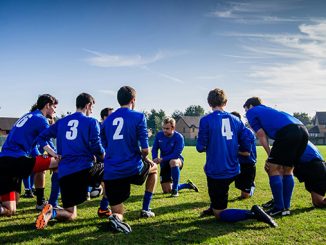 Peran pelatih terhadap keberhasilan tim sepak bola nasional pada kepemimpinan dan perencanaan hingga pembinaan mental dan motivasi pemain