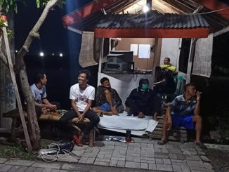 Peran rukun tetangga (RT) dalam mengenali bahaya terorisme adalah dengan edukasi di masyarakat hingga mengaktifkan ronda malam. credit desa danahrejo gresik