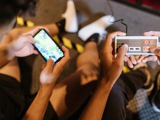 Perbandingan gaming era modern antara smartphone, console, dan PC dengan keunggulan sisi teknis dan kenyamanan antar platform yang berbeda