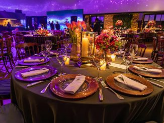 Ciri restoran fine dining dengan standar internasional dari lokasinya, eksteriornya, hingga ke layanan personal premium dari chef handal