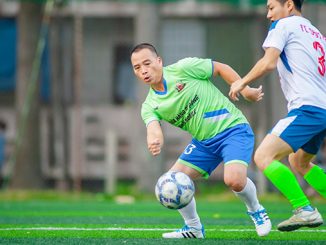 Kebutuhan energi pemain bola idealnya meliputi nutrisi pra-pertandingan, selama pertandingan, dan untuk pemulihan