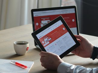 Membuat website tampil profesional dengan 4 cara mudah yaitu fokus pada kecepatan, pilihan font, kualitas materi, dan pilihan warna