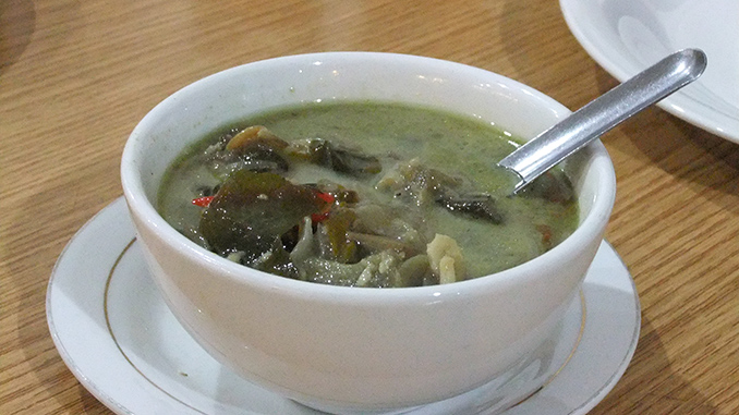 Resep sayur lodeh si kuno favorit sejak dulu hingga masa kini, dibuat dengan bahan dan bumbu sederhana, nikmat dimakan dengan tempe goreng