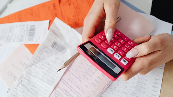 9 Financial Hacks untuk Hidup Produktif & Hemat: Trik Cerdas Mengatur Uang Sehari-hari dengan dana darurat hingga pintar kelola kartu kredit